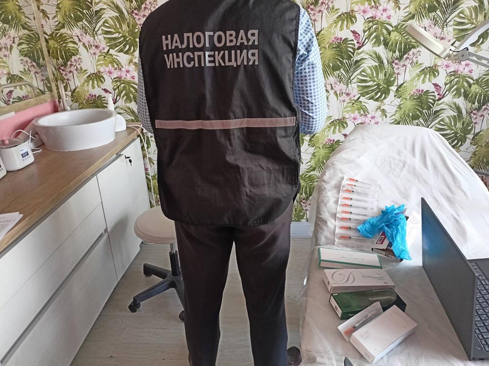 2026-Подпольный-косметолог.jpg 2026-Подпольный-косметолог.jpg